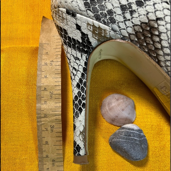 ✨ Gorgeous Snake Print Ankle Stiletto heel booties by Spring  Size 39 EUC. - Picture 9 of 11